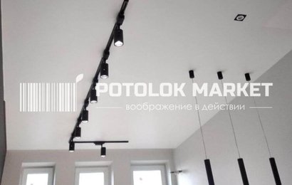  Сатиновый натяжной потолок в кухню